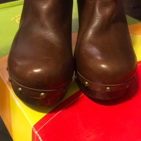 Ugg Boots - Picture 6 of 6